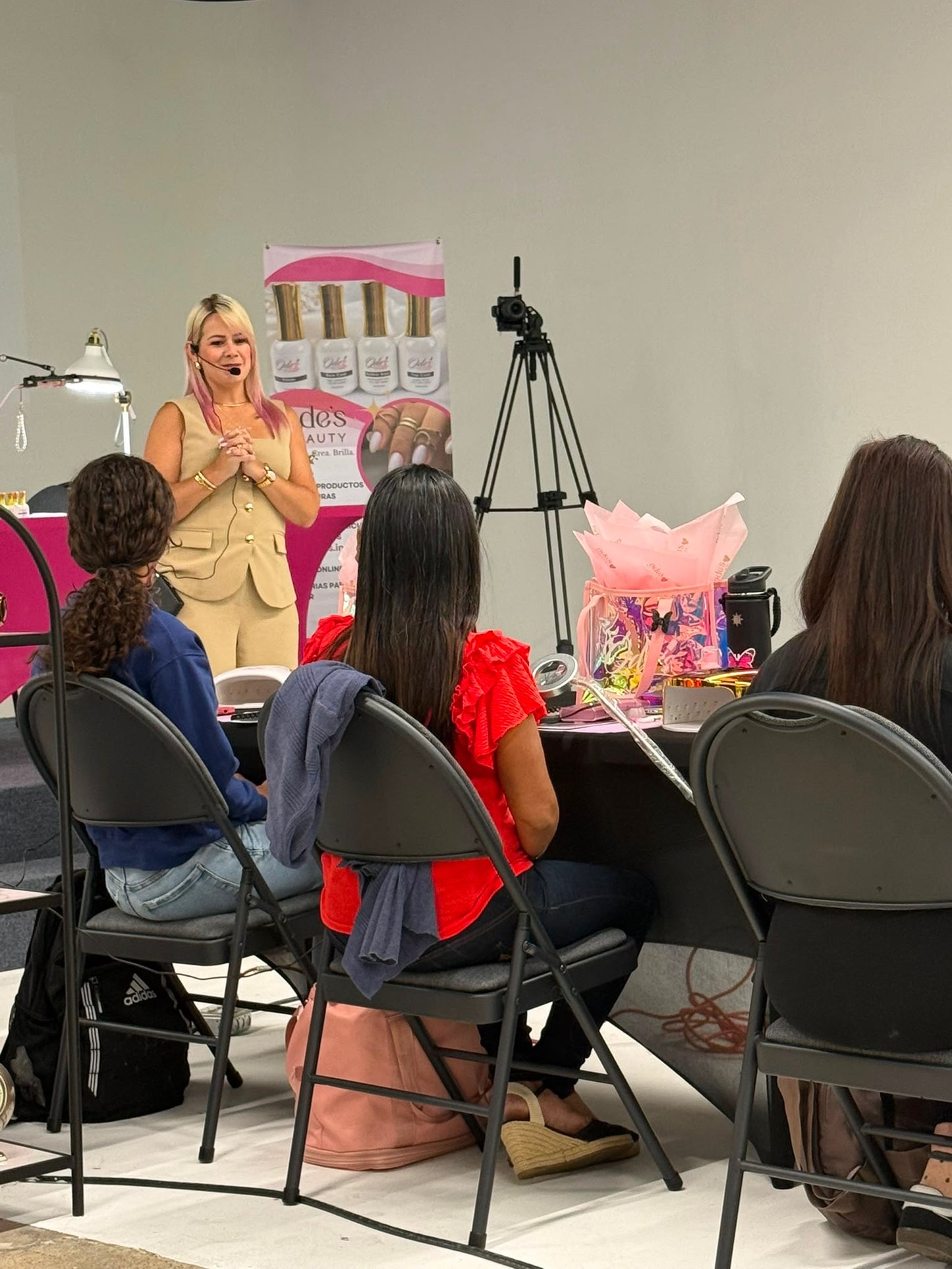 SEMINARIO PRESENCIAL 2 EN 1 MANICURA EN SECO COMBINADA